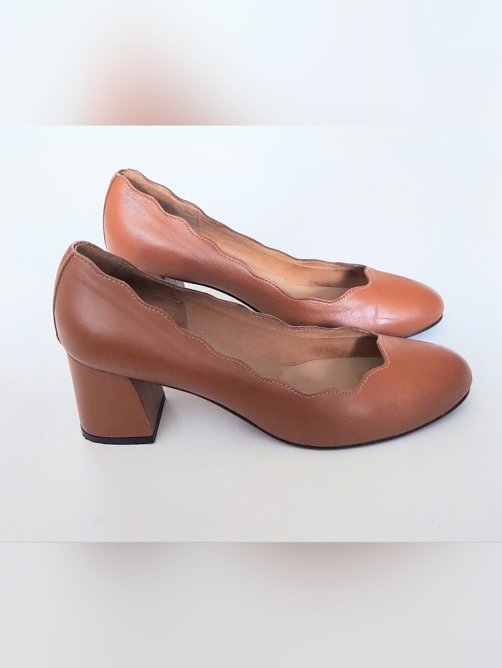 FS/NY Scalloped Edge Leather Block Heels Camel Brown Size 8B - Picture 3 of 8